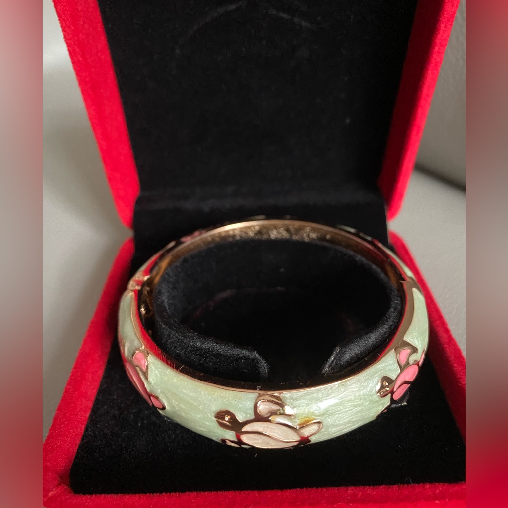 Sea Turtle Hinged Bangle